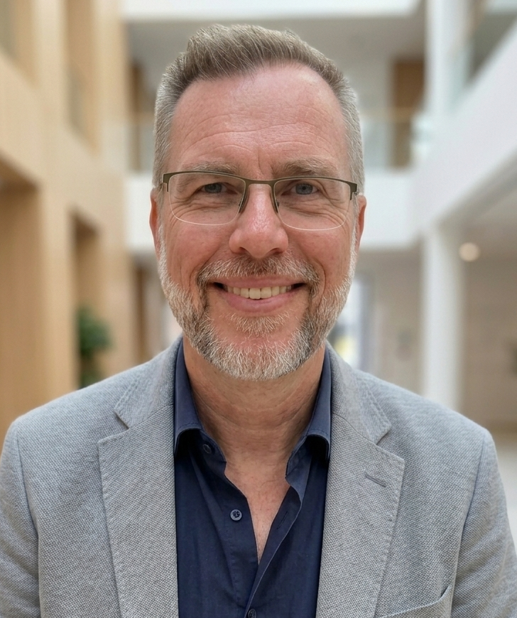 Dipl.-Ing. Alexander Ablasser, Mitbegründer und Vorstandsvorsitzender von Hand in Hand e.V. Wiesbaden